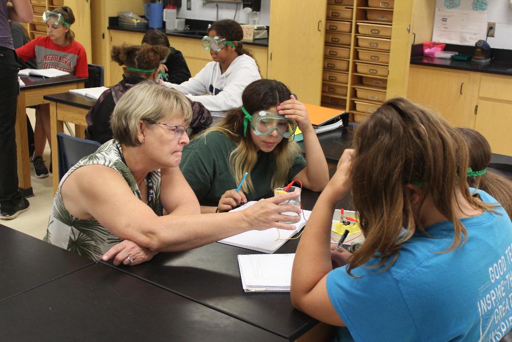 LPS | Hands-on science at Pound Middle School